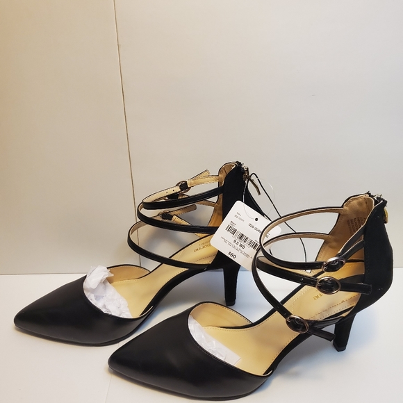 Liz Claiborne Wide Width Heels - Picture 5 of 8